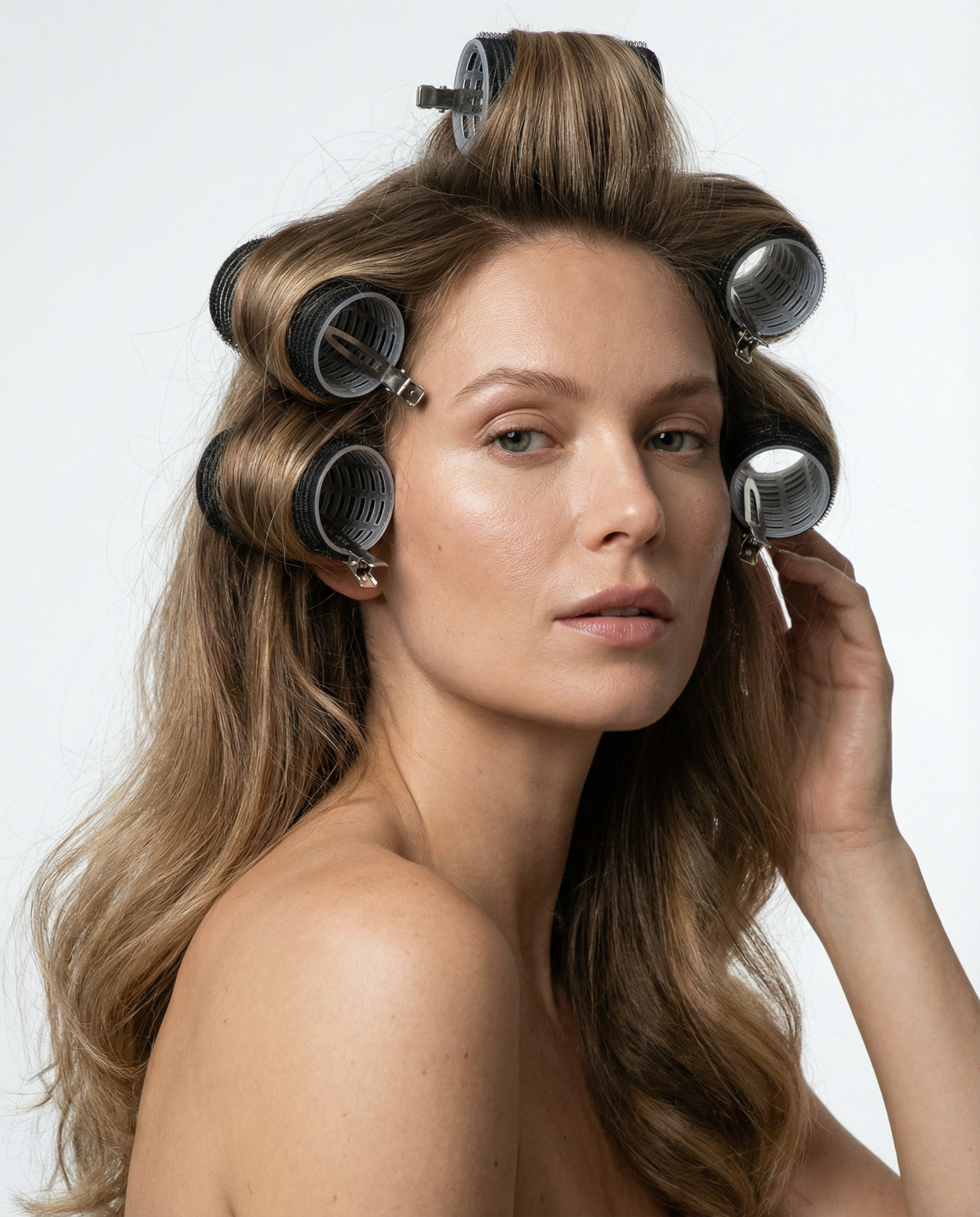 freepik__promptstudio-portrait-inspired-by-luxury-scandinav__11570.png